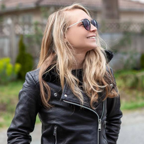 Meet your Posher, Alison - Picture 1 of 1